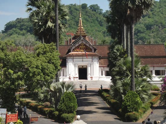 Classic Overland Laos Tour-Vientiane-Vangvieng-Phonsavanh-Luang Prabang