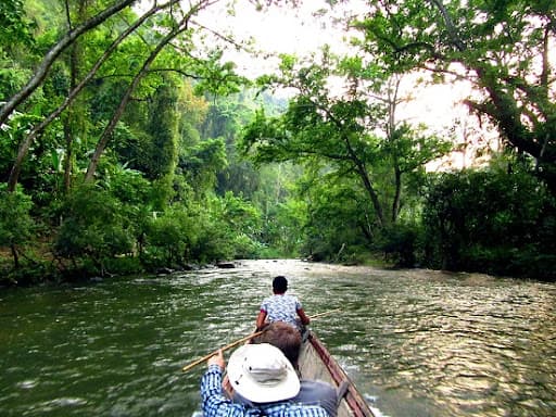 Classic Overland Laos Tours: Luang Prabang-Ou Cave-Nong Khiau-Muang Ngoy-Muang Hiam-Nam Nern Night Safari (Wildlife Watching)-Phonsavanh-Luang Prabang